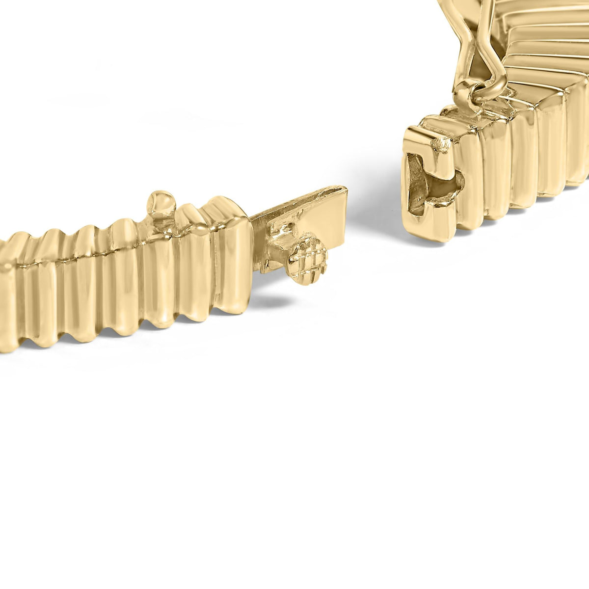 14K Yellow Gold 1 1/4 Cttw Diamond Ribbed Rounded Rectangle Bangle Bracelet (G-H Color, VS2-SI1 Clarity) - 7.75" Inches