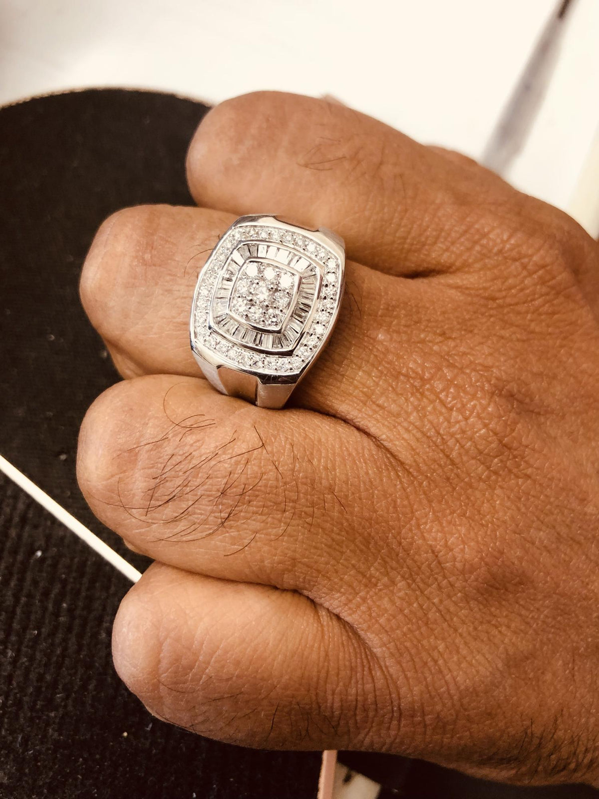 14K White Gold Men's Diamond Band Ring (1 cttw, H-I Color, SI1-I2 Clarity) - JackiEaslick