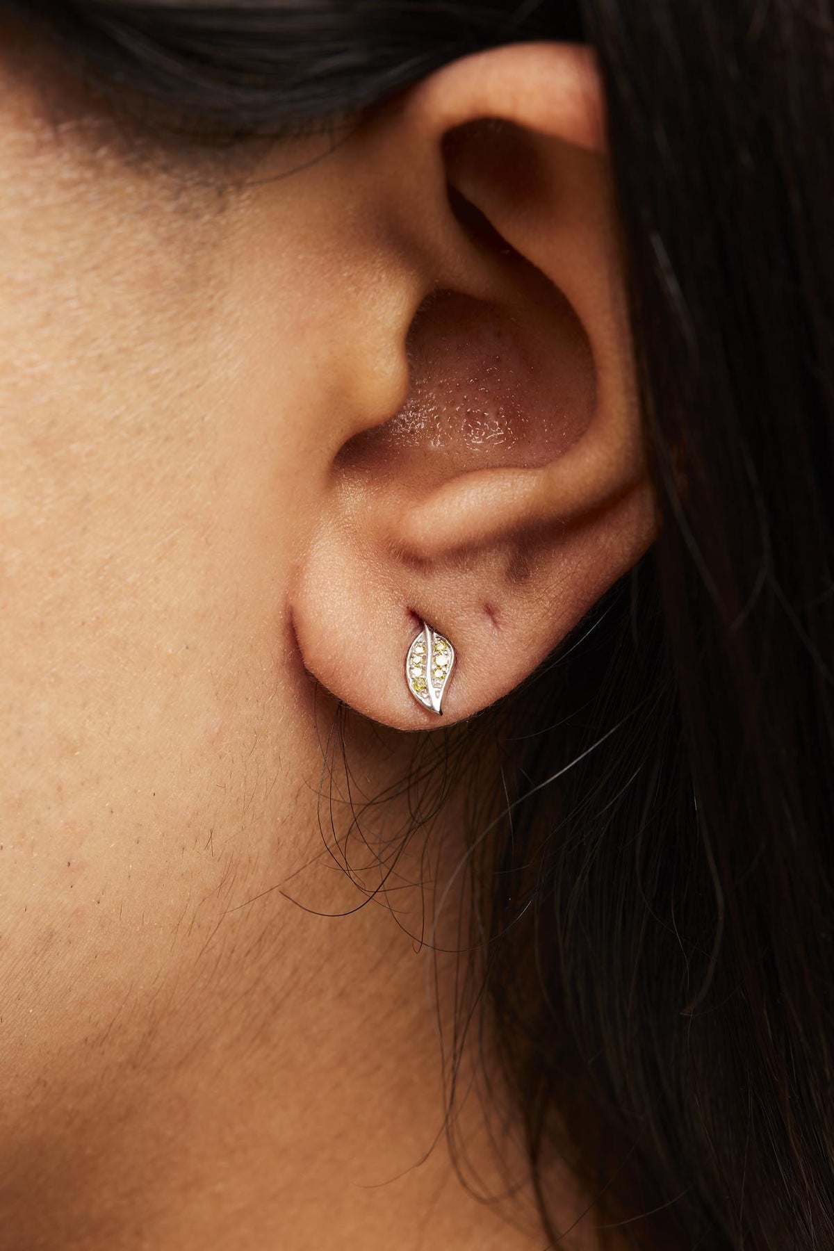 .925 Sterling Silver Yellow Diamond Accent Leaf Stud Earrings (Yellow Color, SI1-SI2 Clarity)