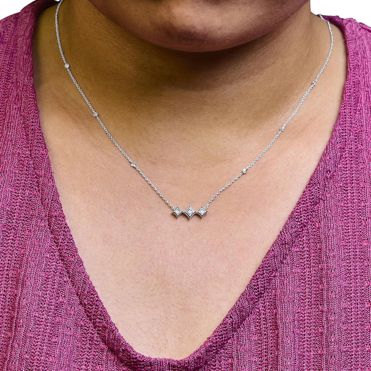 10K White Gold Bezel Set Princess Diamond 3 Stone Kite Shape and Station Necklace (H-I Color, SI2-I1 Clarity) - 18" Inches