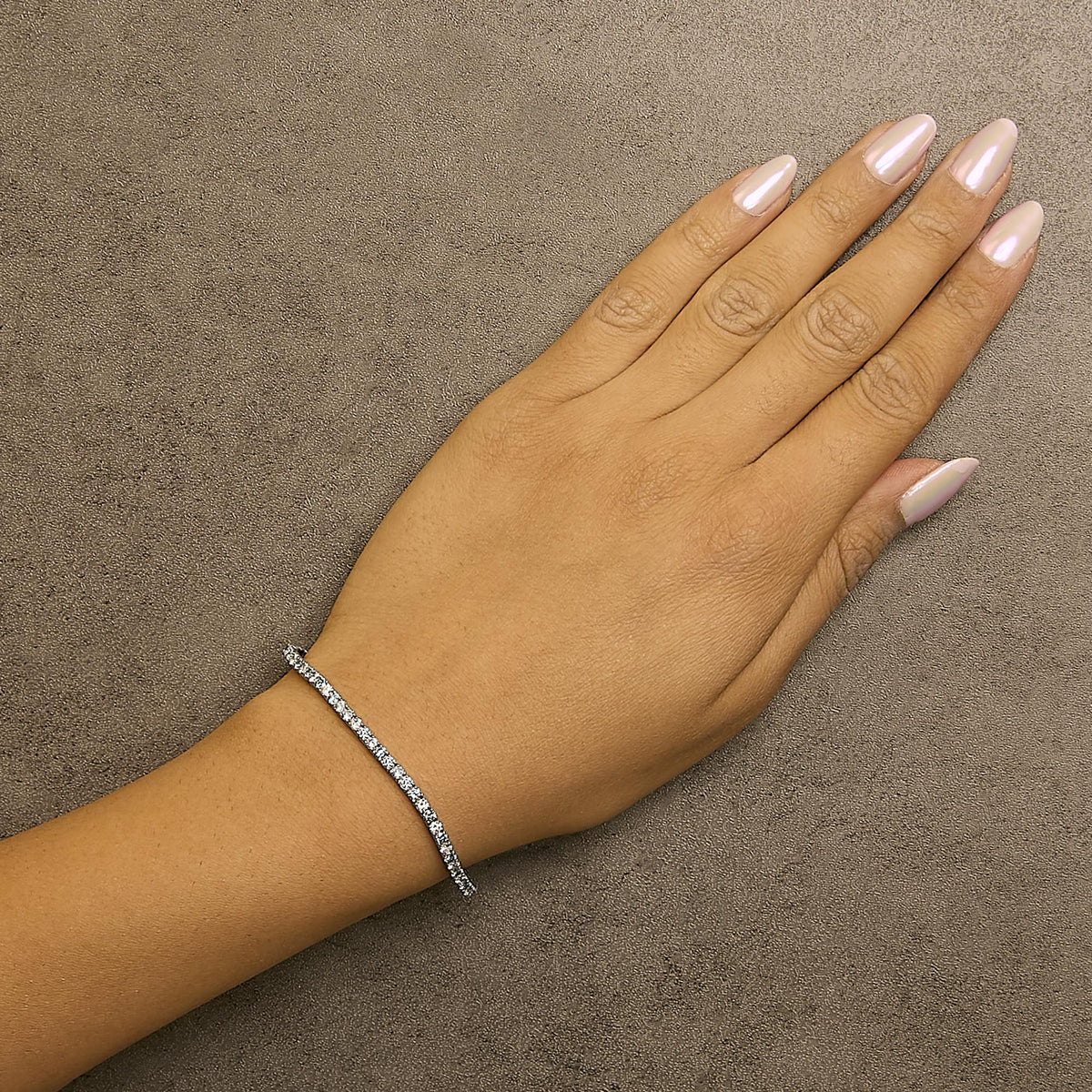 14K White Gold 4.0 Cttw Alternating White and Blue Lab Grown Diamond Tennis Bracelet - 7" inches