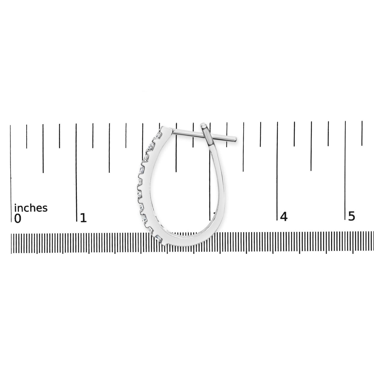 10K White Gold 1.0 Cttw Alternating  Diamond "U" Hoop Earrings (I-J Color, I2-I3 Clarity)